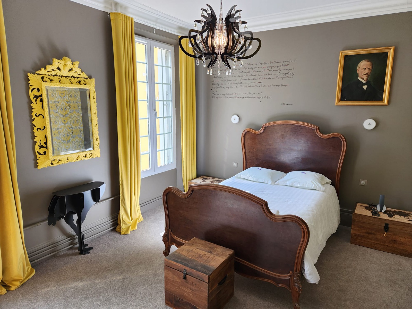 Chapter 5: Luxury & Comfort Rooms - Hostellerie du Château du Bois Guibert - Charming Logis Hotel Castle Night Chateaudun Chartres - Bonneval Estate, The Little Venice of Beauce, Eure-et-Loir - Wi-Fi (fiber) available in the Castle Room - Breakfast can be served in the room.