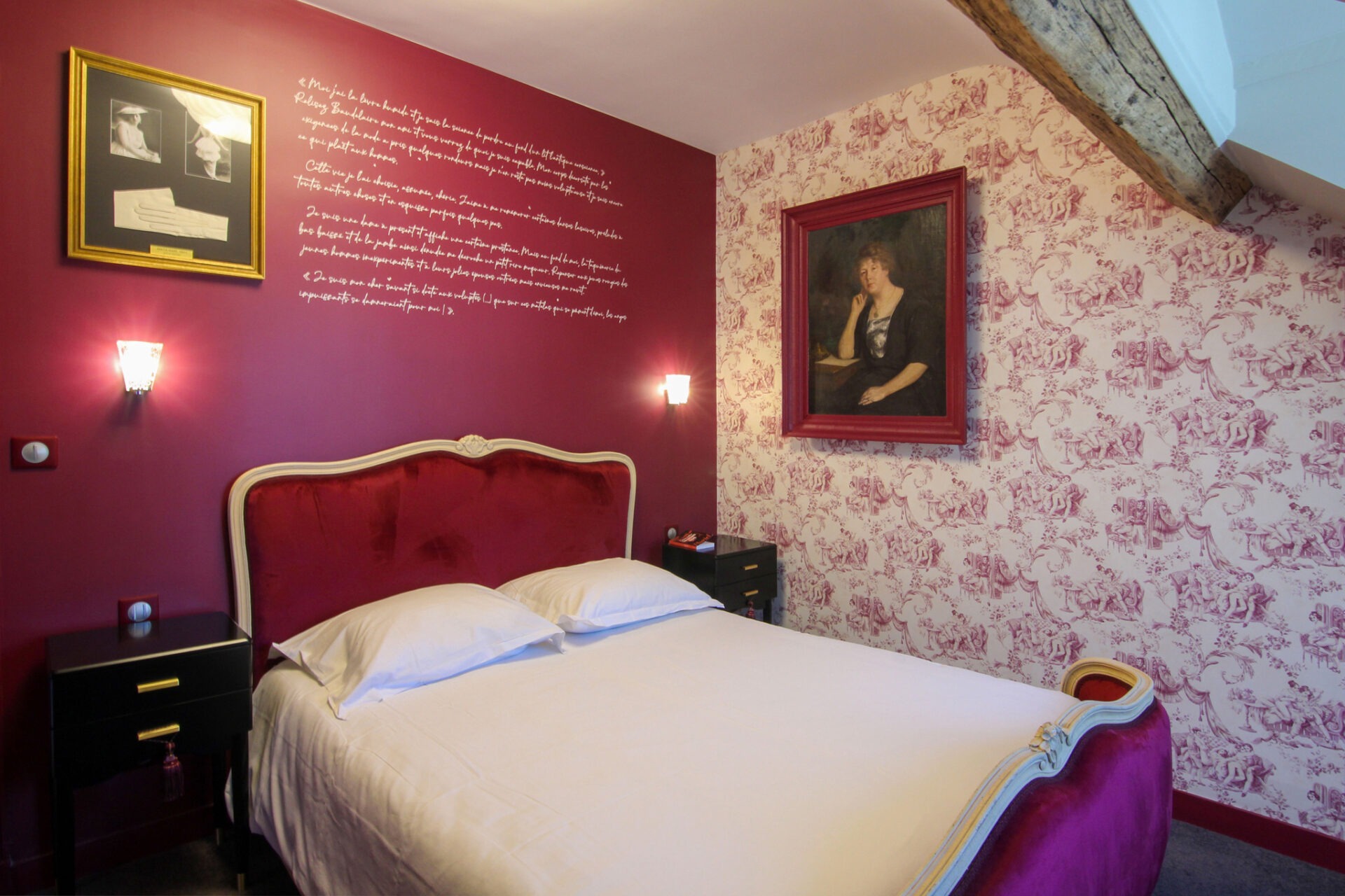 A la recherche d'un gite, d'une auberge, d'un hotel, l'hostellerie du château du Bois Guibert vous accueille. De nombreux chapitres se sont inscris à travers nos murs...entre histoire et modernité. Découvrez le Chapitre 15 - Chambre luxe & confort !