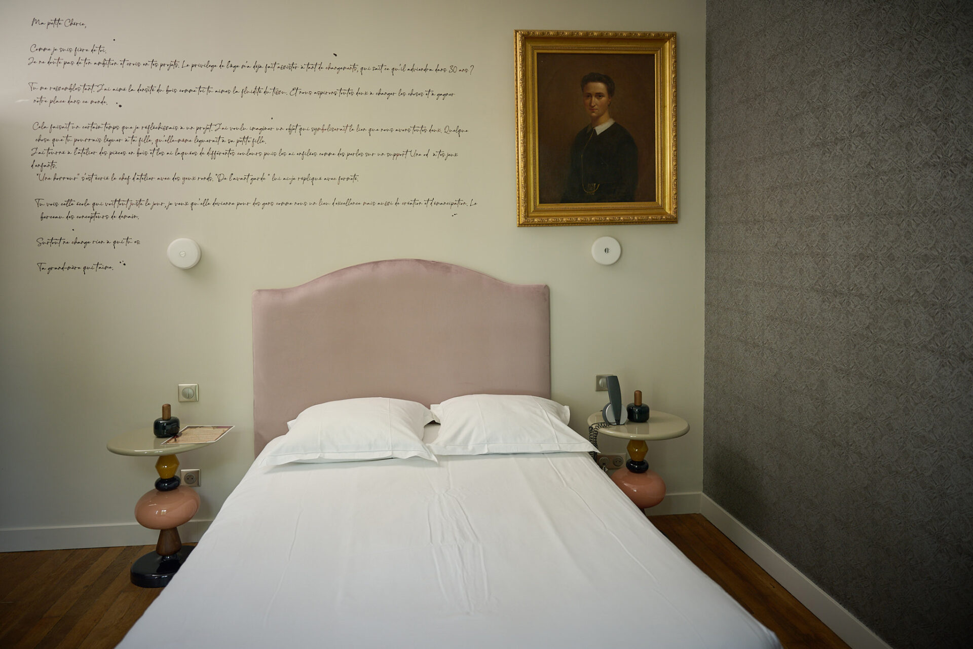 A la recherche d'un gite, d'une auberge, d'un hotel, l'hostellerie du château du Bois Guibert vous accueille. De nombreux chapitres se sont inscris à travers nos murs...entre histoire et modernité. Découvrez le Chapitre 3 - Chambre luxe & confort !