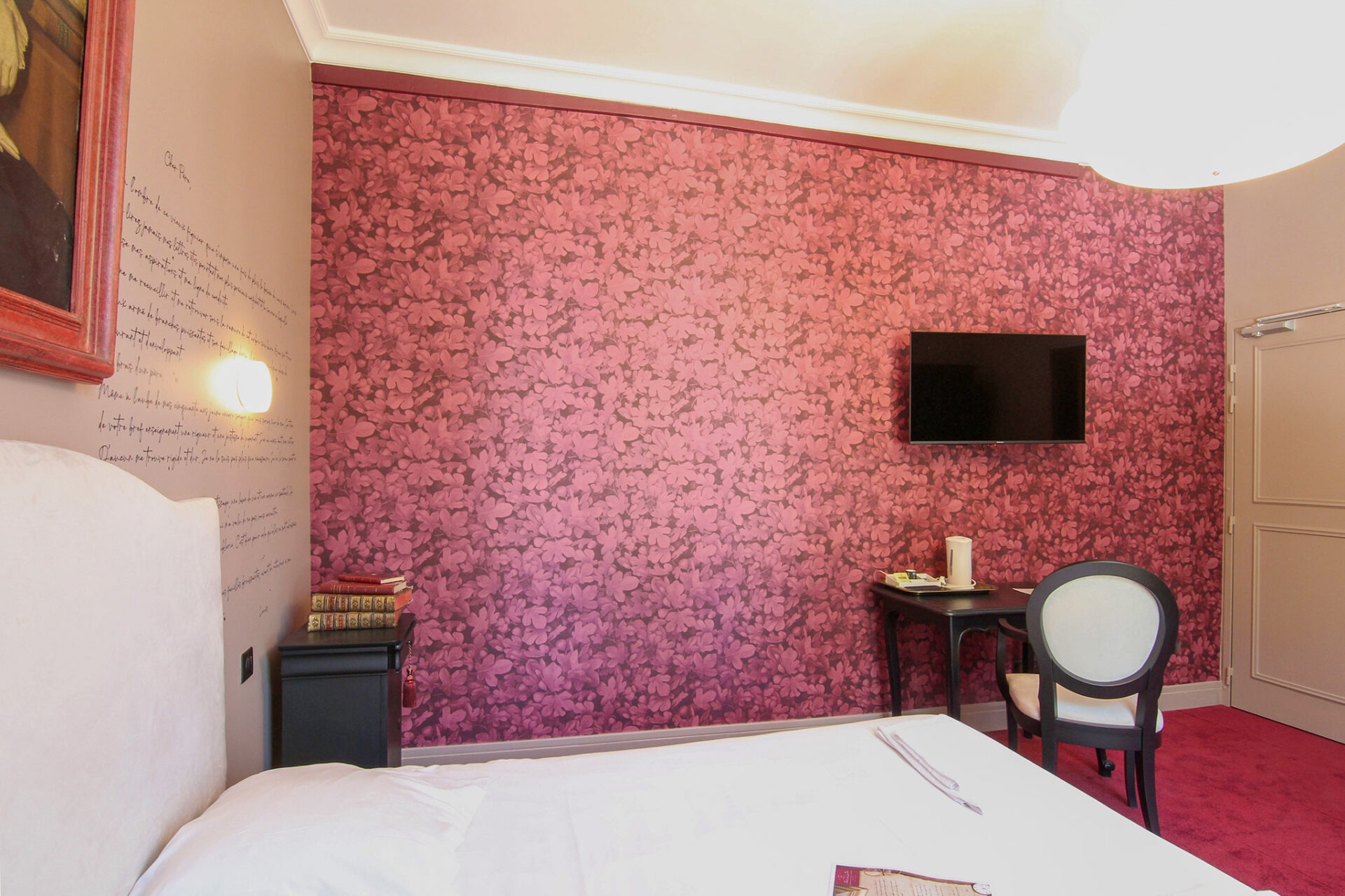 A la recherche d'un gite, d'une auberge, d'un hotel, l'hostellerie du château du Bois Guibert vous accueille. De nombreux chapitres se sont inscris à travers nos murs...entre histoire et modernité. Découvrez le Chapitre 6 - Chambre luxe & confort !